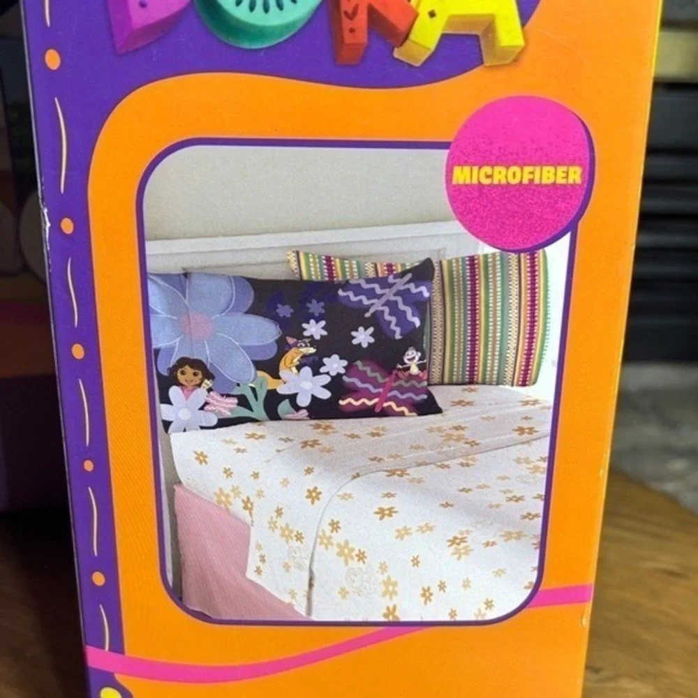 Dora the Explorer 2 Piece Purple Comforter Twin/ Full & 4 Piece Full Sheet Set